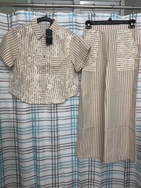 Casual Neutral Two-Piece Set with Floral Embroidery